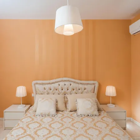 Downtown Apartman Tirana