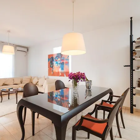 Downtown Apartman Tirana